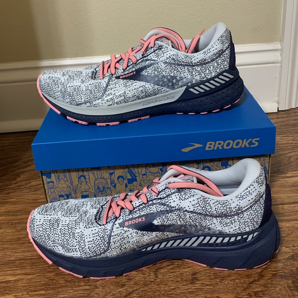 Brooks woman’s size 10.5